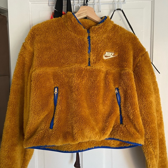 Nike Tops - Nike Sherpa Fleece 1/4 zip